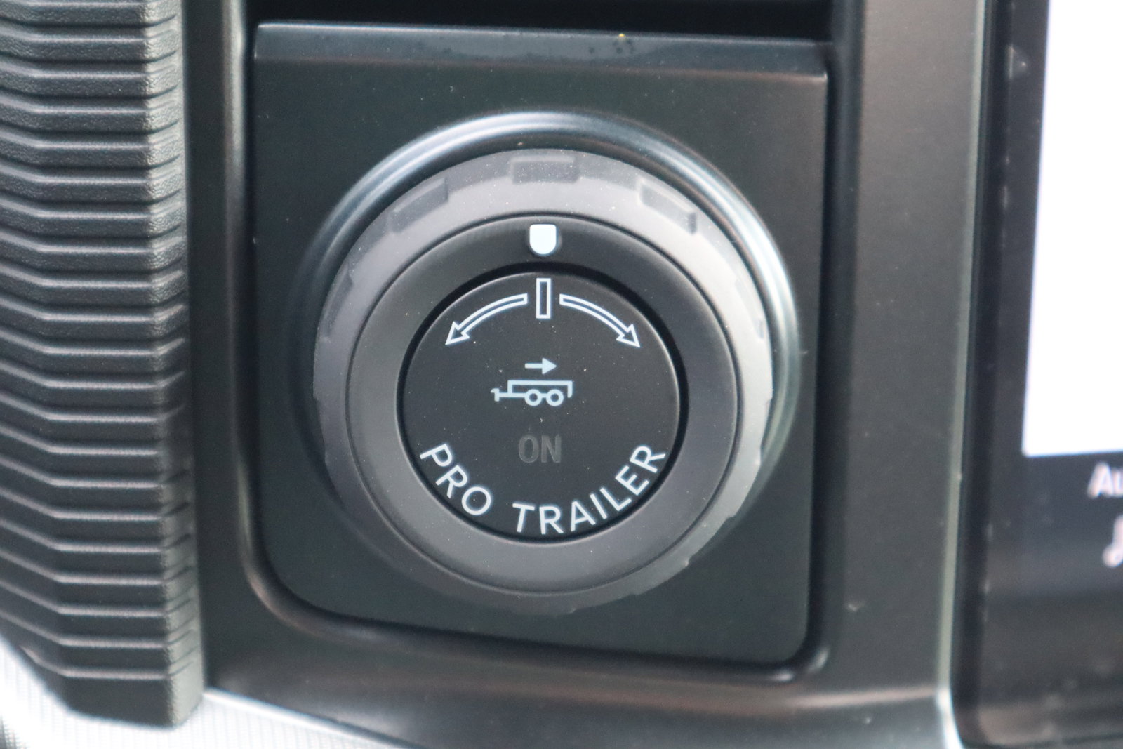 New 2025 Ford F150 Lariat w/ Equipment Group 502A High AWD/4WD image 25