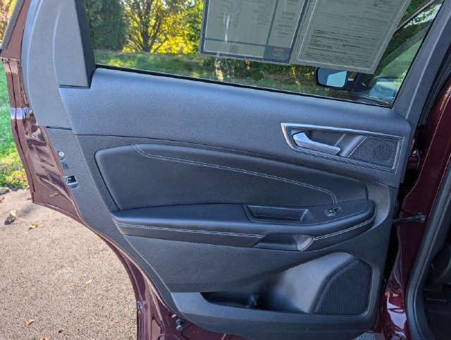 Used 2022 Ford Edge Titanium AWD/4WD image 33