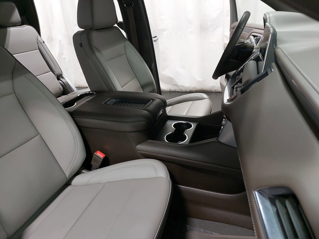 Used 2024 GMC Yukon SLT w/ Max Trailering Package image 10