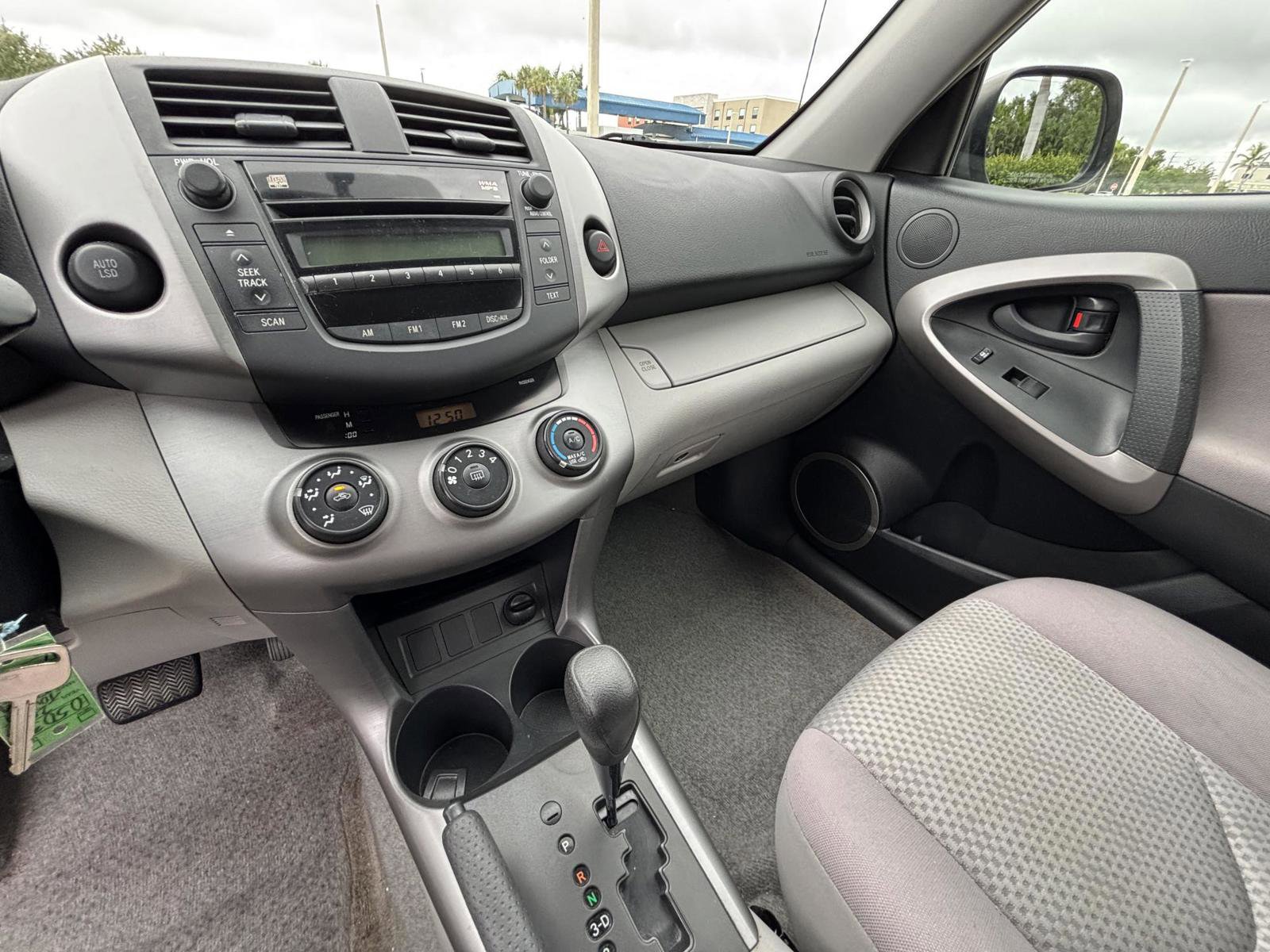 Used 2006 Toyota RAV4 2WD image 7