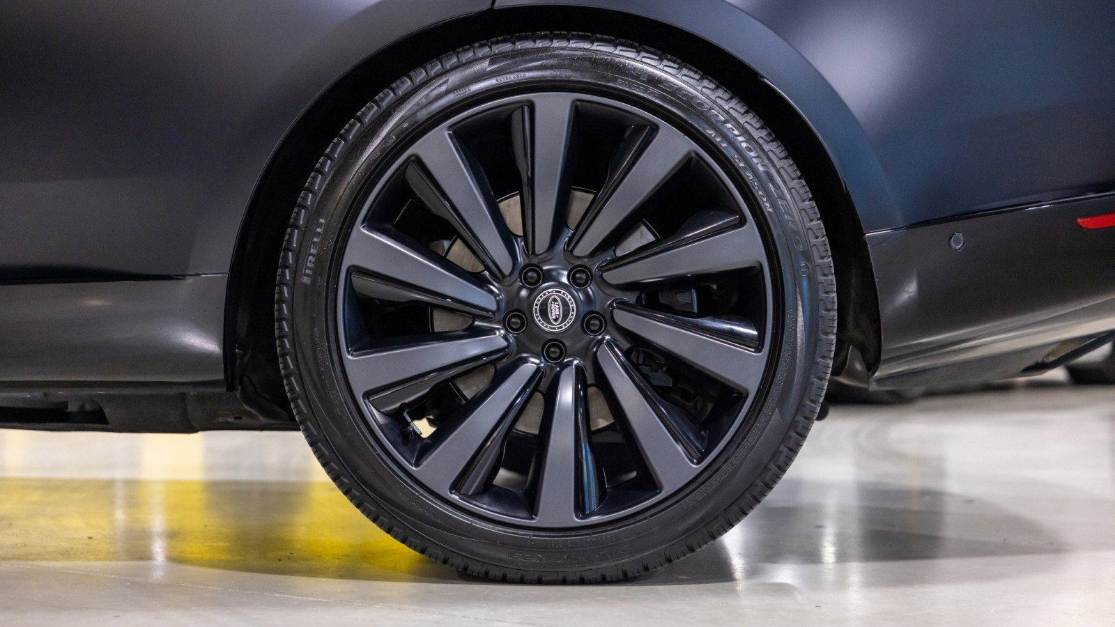 Used 2024 Land Rover Range Rover SV image 17