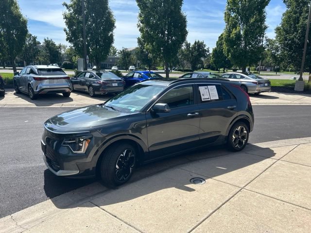 Used 2023 Kia Niro Wave FWD image 3