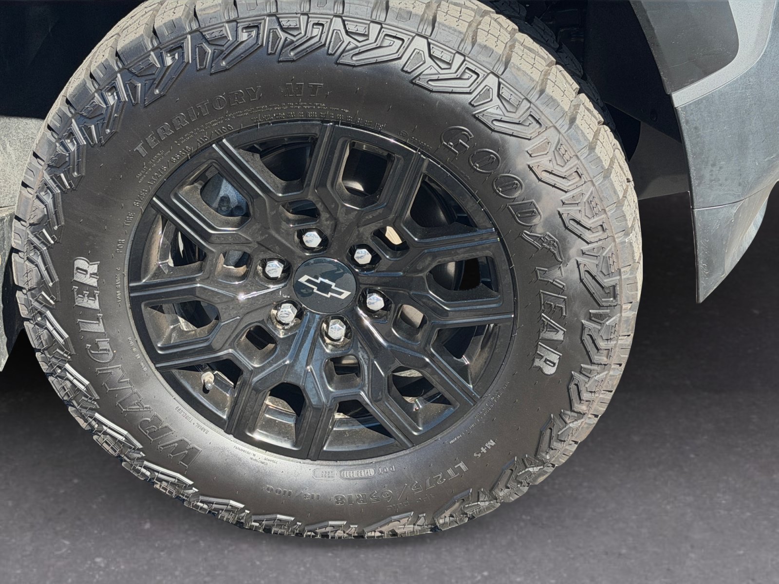 Used 2025 Chevrolet Colorado Trail Boss AWD/4WD image 7