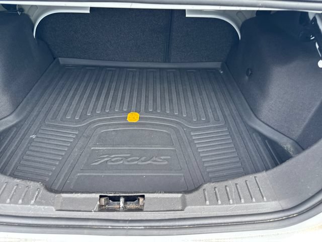 Used 2017 Ford Focus SE w/ Interior Protection Package FWD image 22