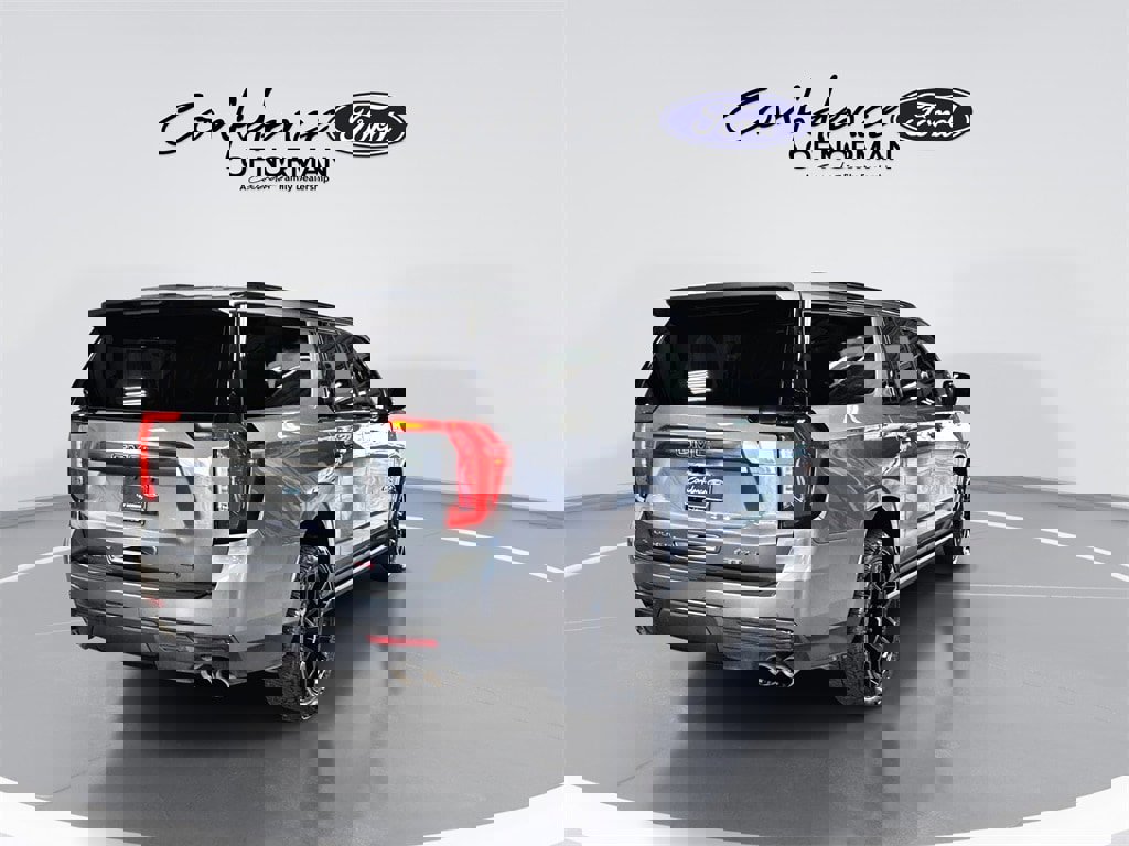 Used 2022 GMC Yukon XL AT4 image 8