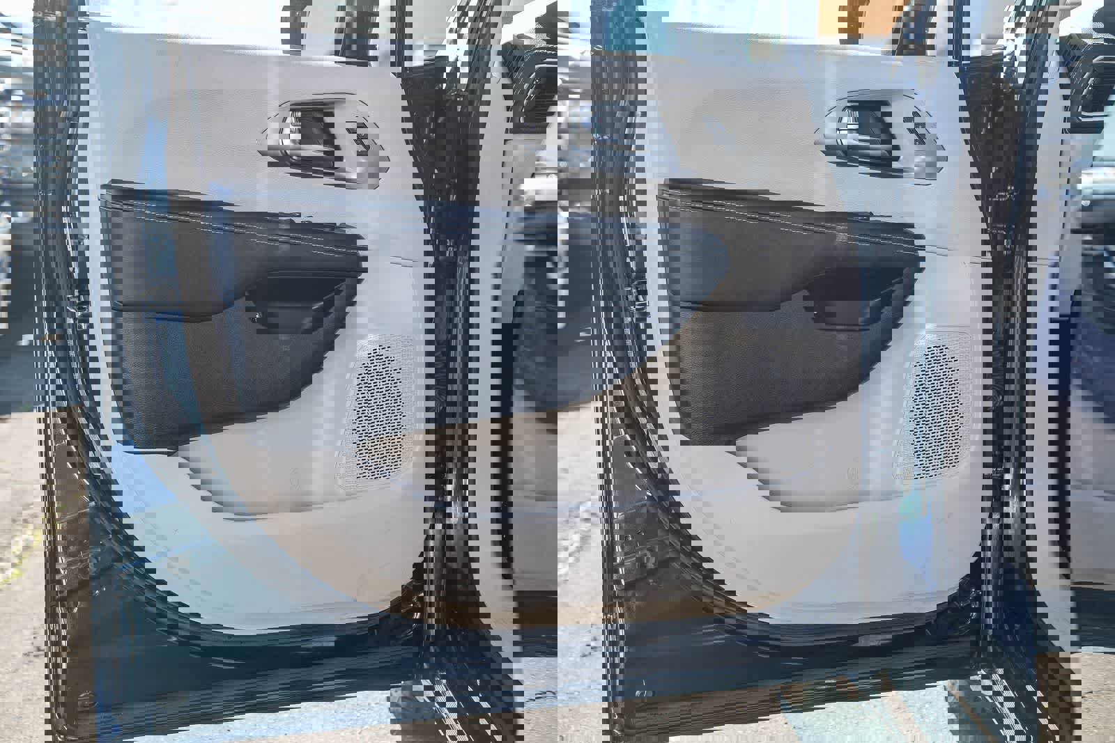 Used 2022 Chrysler Pacifica Touring-L image 17