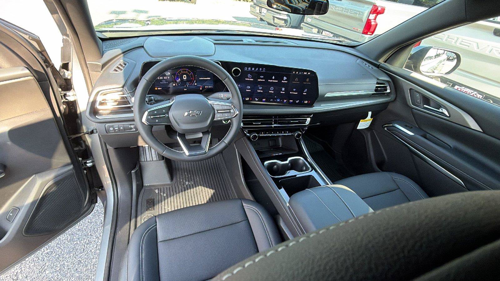 New 2027 Chevrolet Traverse LT w/ Midnight/Sport Edition FWD image 23