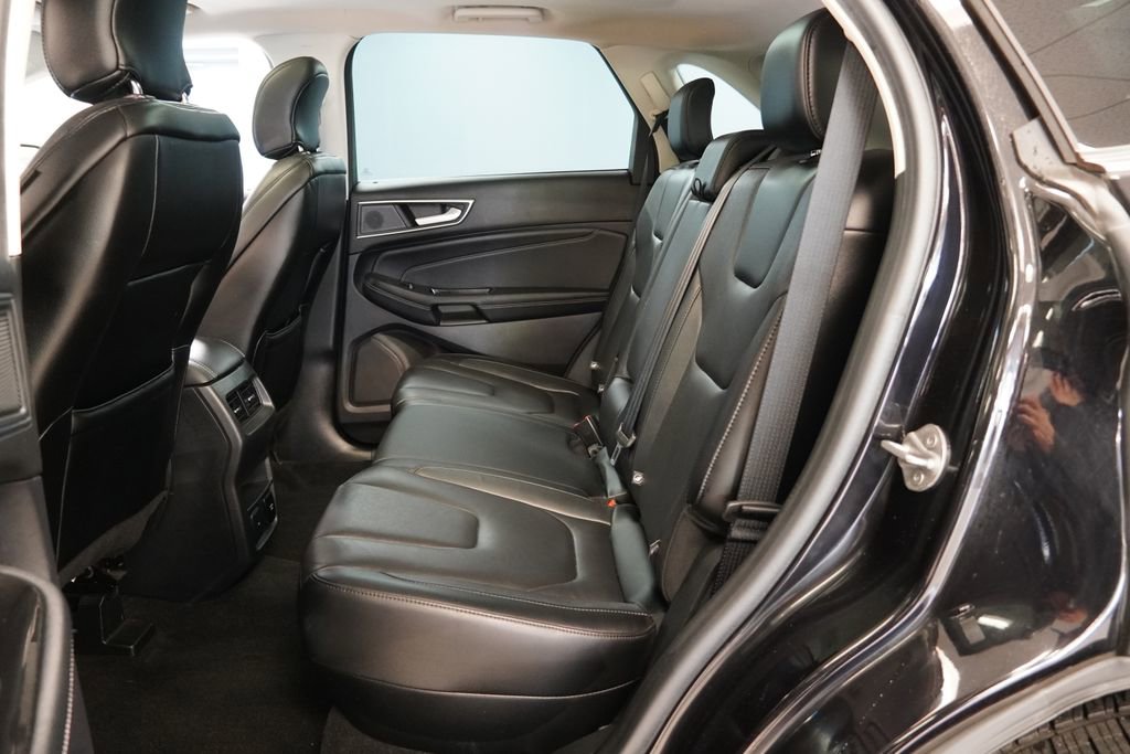 Used 2019 Ford Edge Titanium w/ Cold Weather Package AWD/4WD image 28