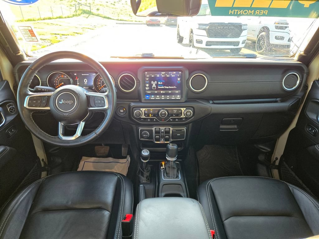 Used 2020 Jeep Gladiator Overland AWD/4WD image 17