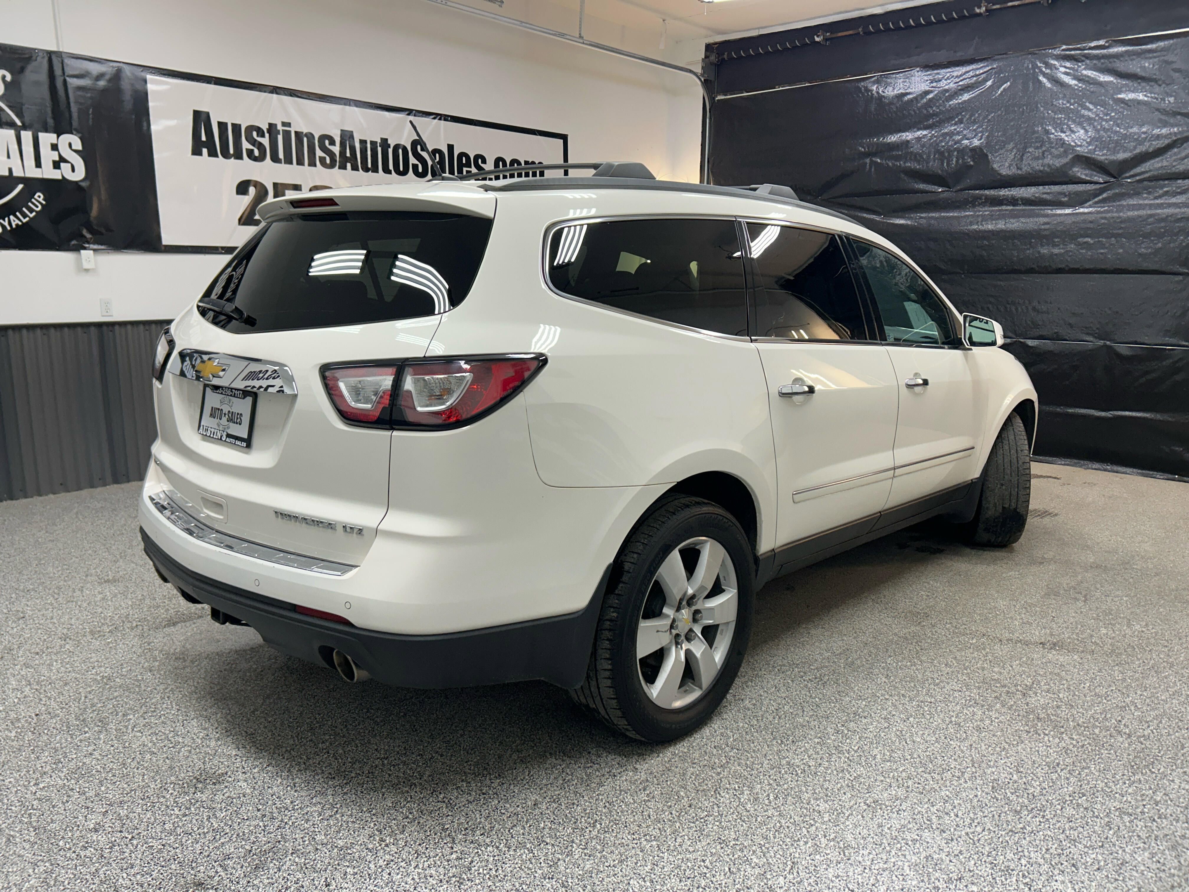 Used 2014 Chevrolet Traverse LTZ AWD/4WD image 6