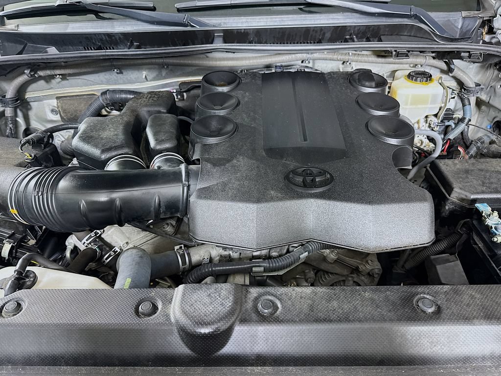 Used 2015 Toyota 4Runner SR5 AWD/4WD image 31