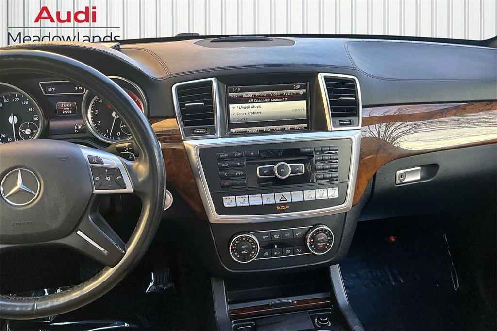 Used 2016 Mercedes-Benz GL 550 4MATIC image 9