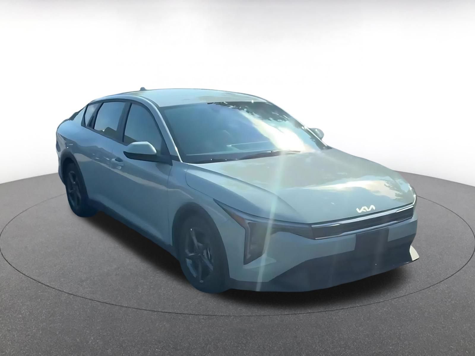 Used 2025 Kia K4 FWD image 3