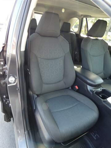 Used 2023 Toyota RAV4 XLE w/ Convenience Package FWD image 46
