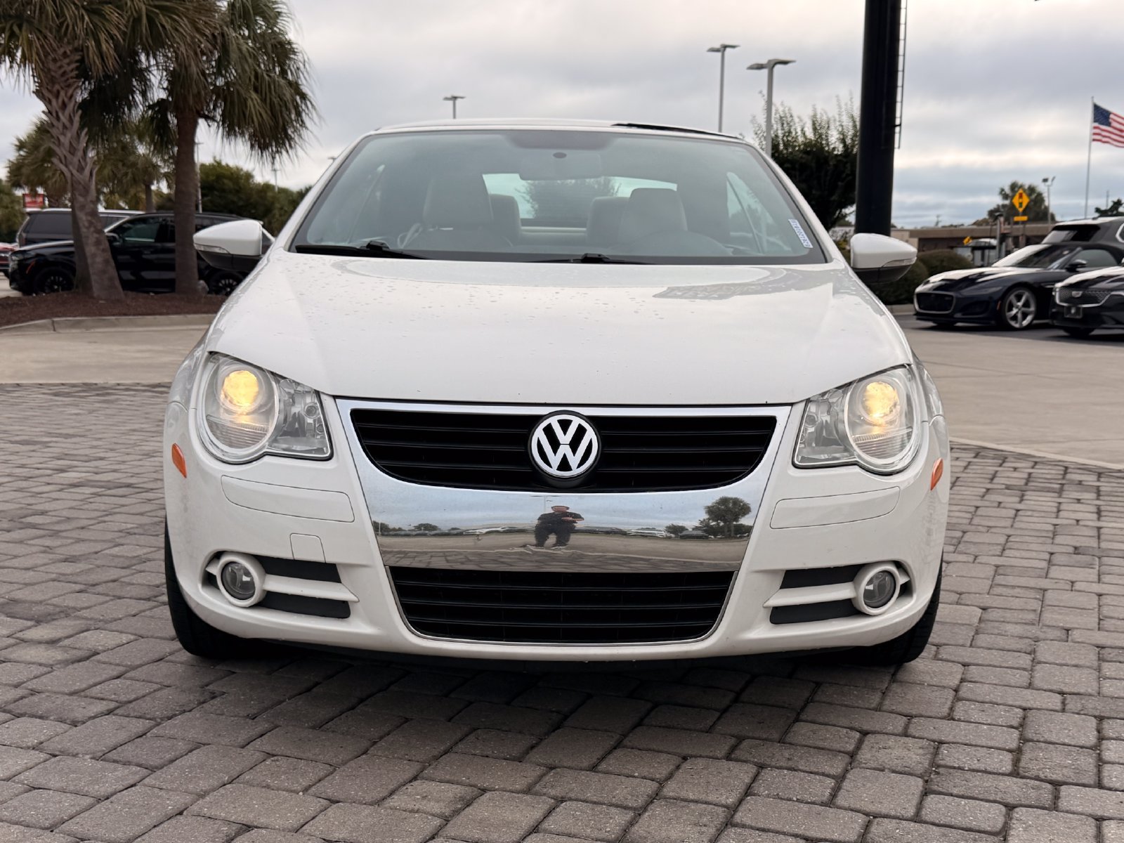 Used 2011 Volkswagen Eos Komfort FWD image 3