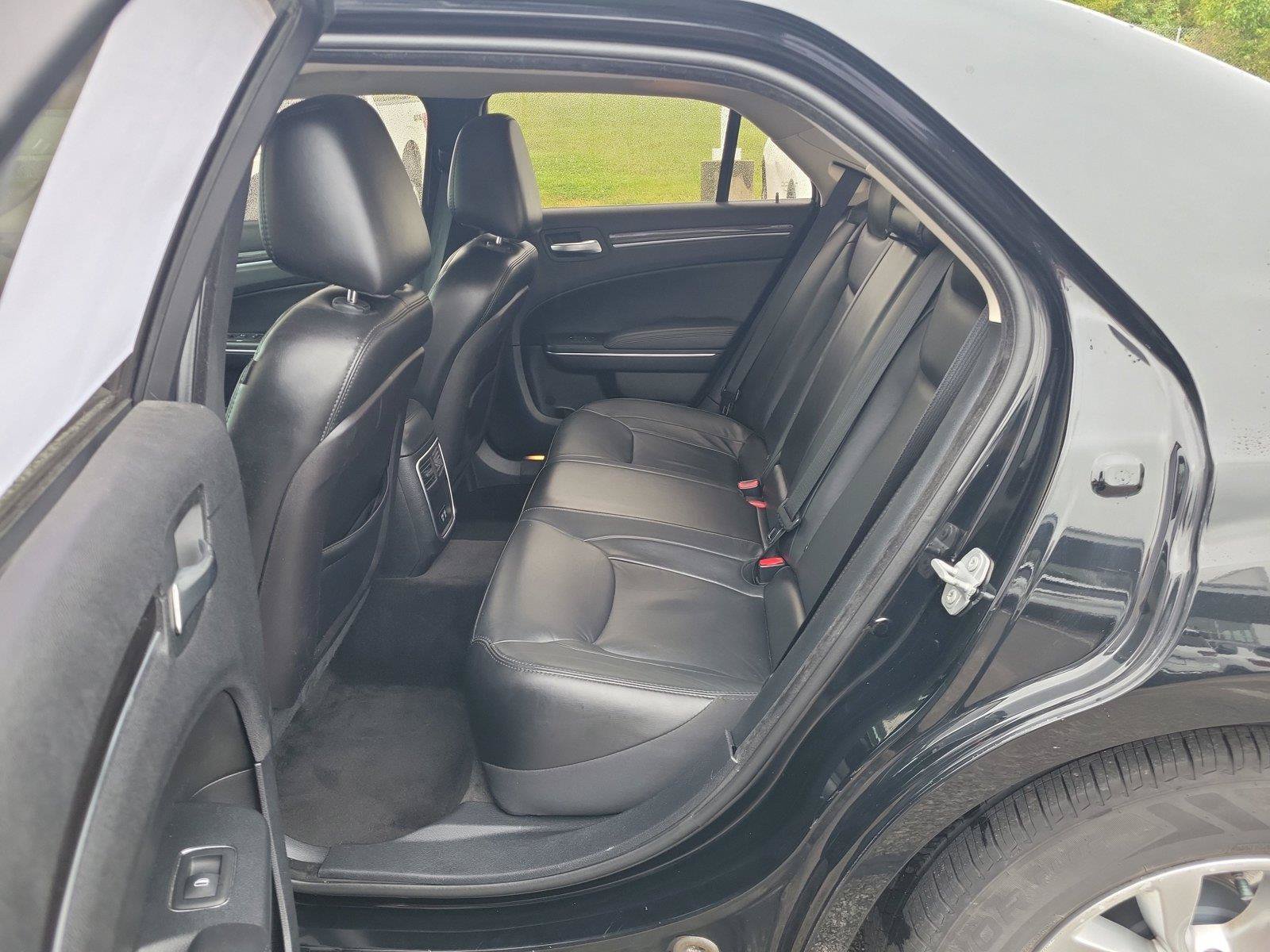 Used 2016 Chrysler 300 Limited RWD image 11