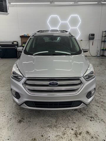 Used 2018 Ford Escape Titanium image 3