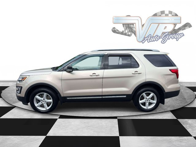 Used 2017 Ford Explorer XLT w/ Equipment Group 201A AWD/4WD image 6