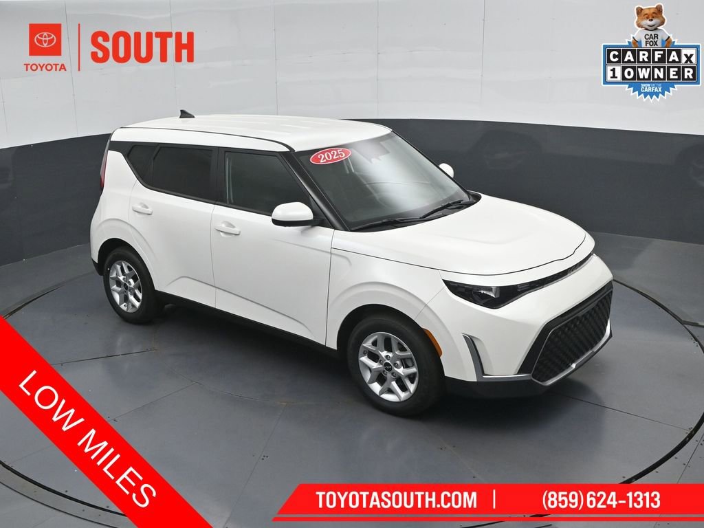 Used 2025 Kia Soul LX w/ LX Technology Package FWD image 41