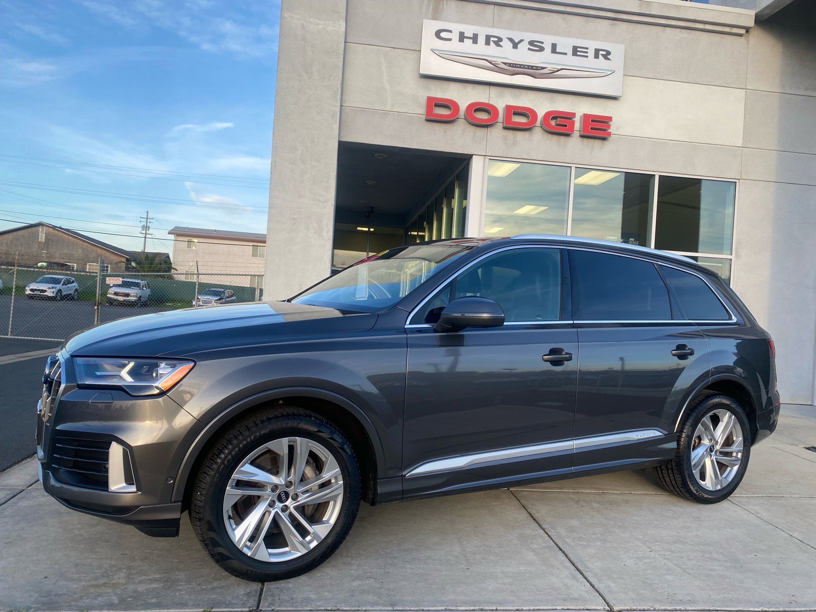 Used 2021 Audi Q7 2.0T Premium Plus w/ Executive Package image 2