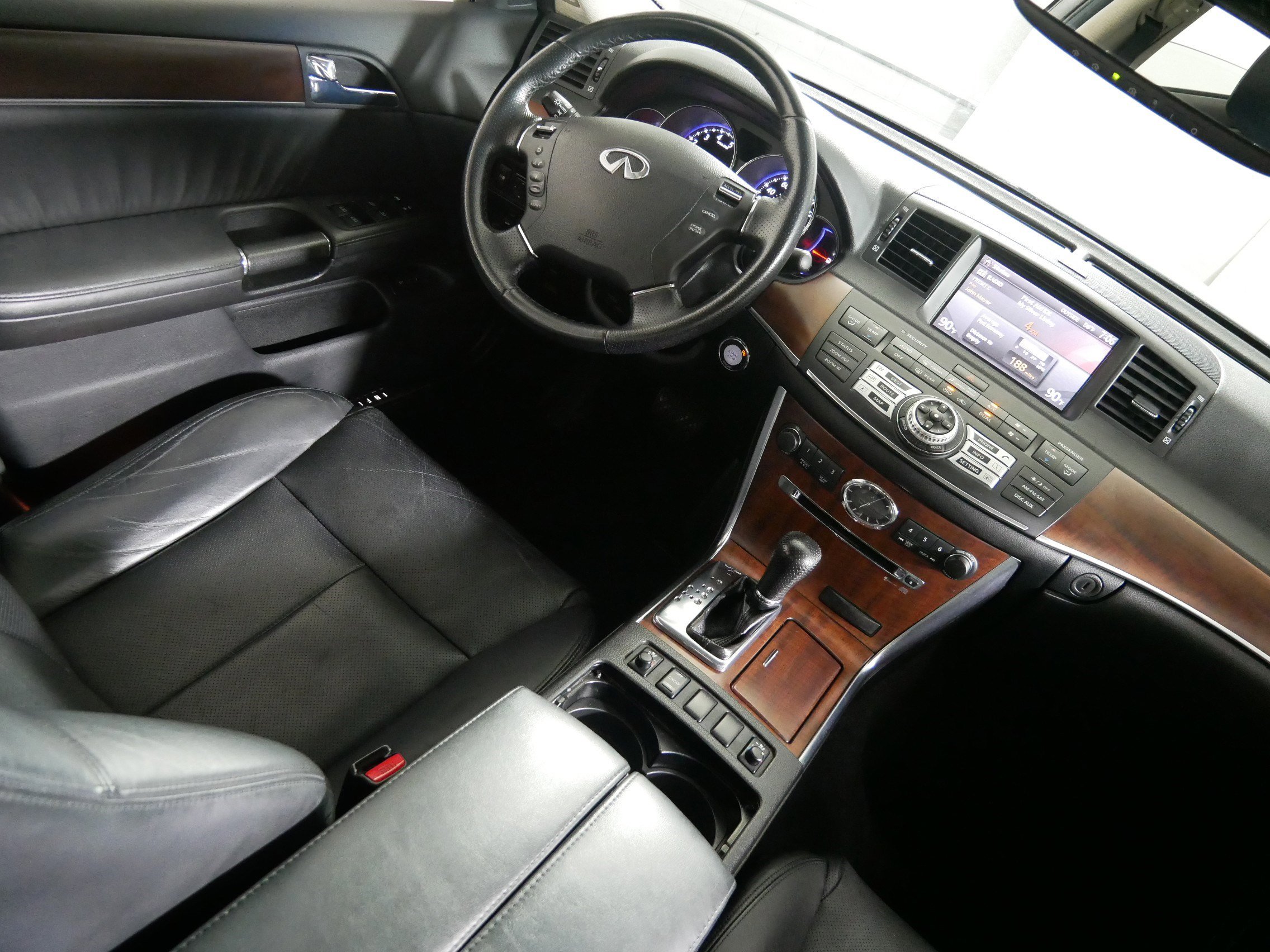 Used 2009 INFINITI M35 x w/ Technology Pkg image 9