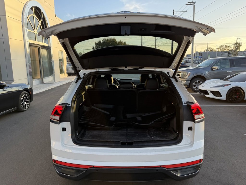 Used 2021 Volkswagen Atlas Cross Sport SE image 35