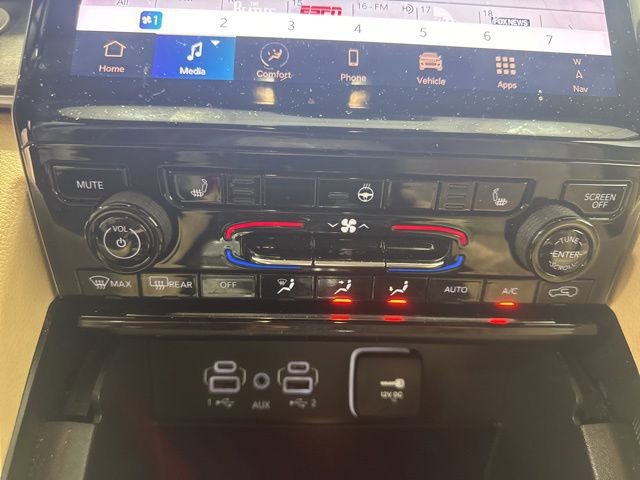 Used 2024 Jeep Grand Cherokee Limited image 14