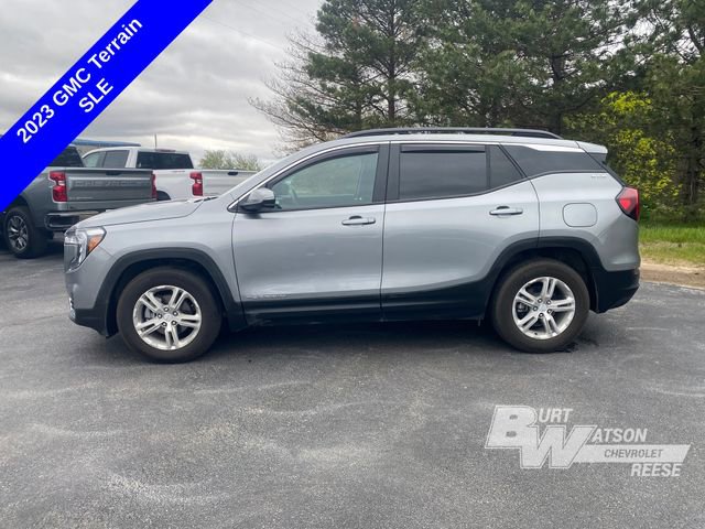 Used 2023 GMC Terrain SLE w/ Driver Convenience Package FWD image 5
