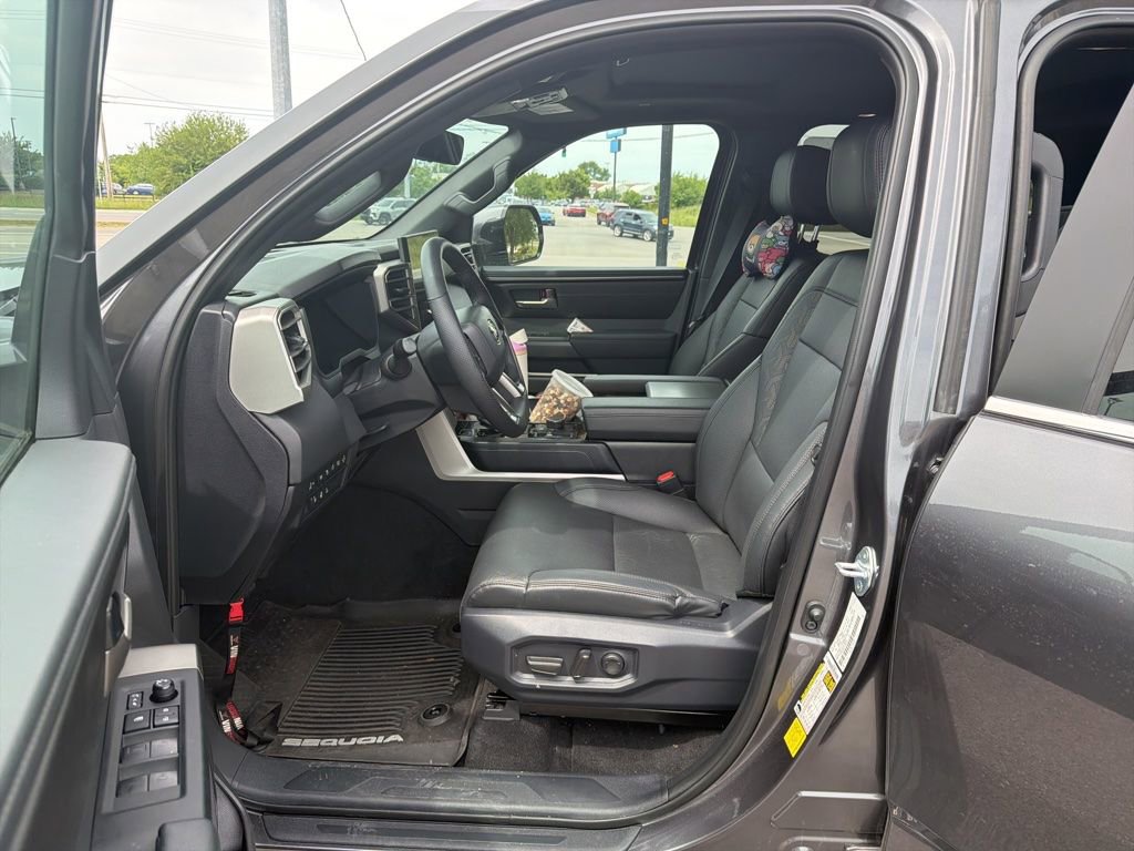 Used 2025 Toyota Sequoia SR5 w/ SR5 Premium Package AWD/4WD image 6