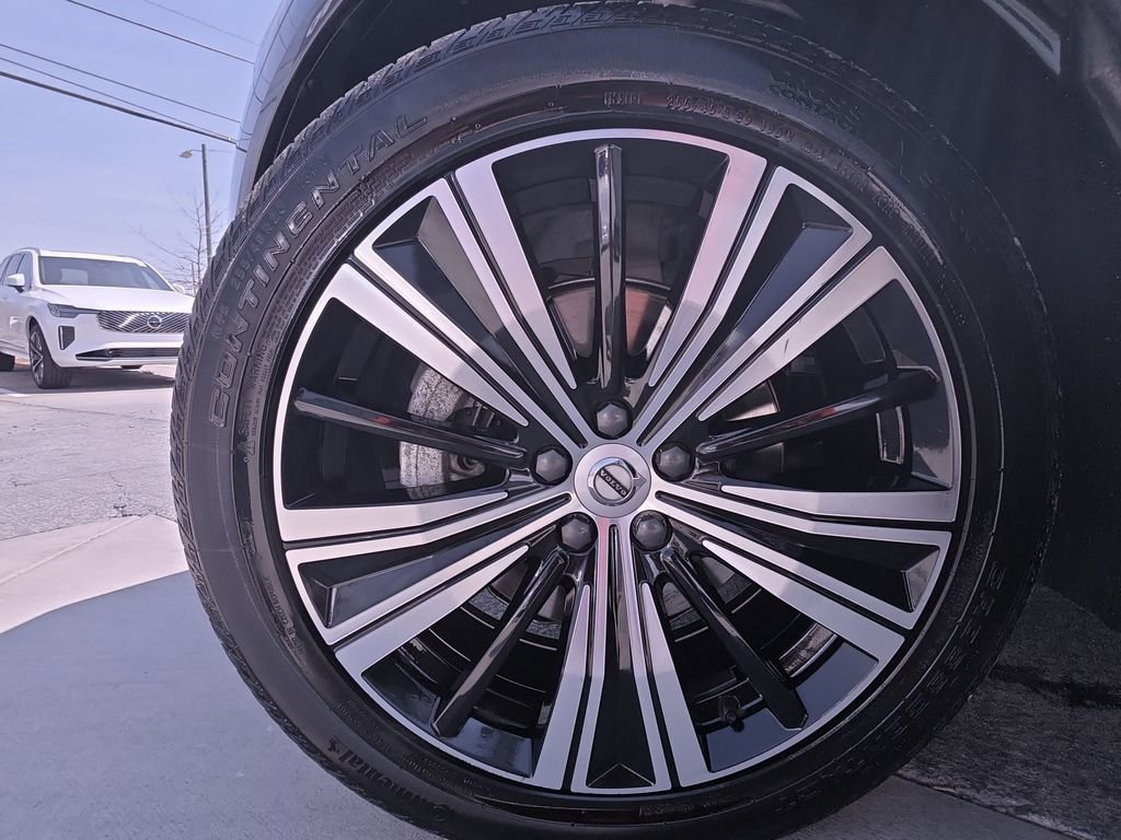 Used 2023 Volvo XC60 B5 Plus w/ Protection Package Premier FWD image 37