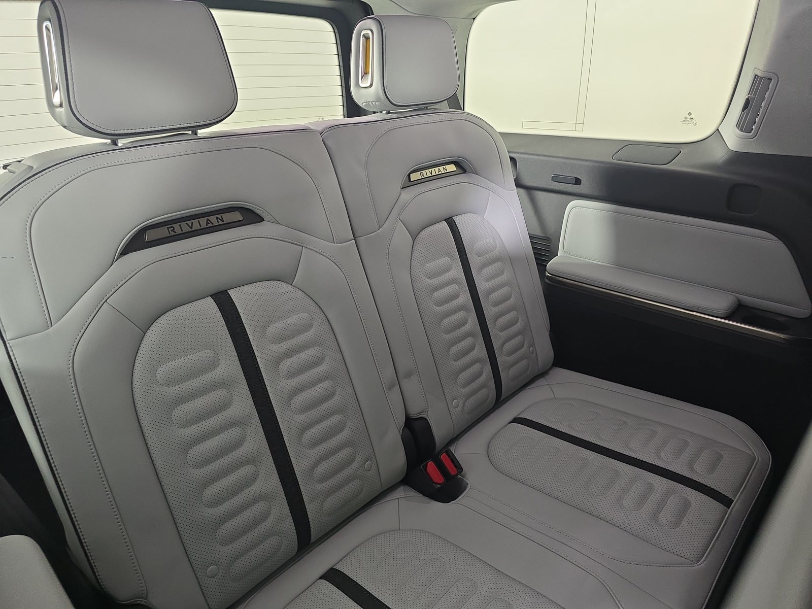 Used 2023 Rivian R1S Launch Edition Quad AWD/4WD image 25