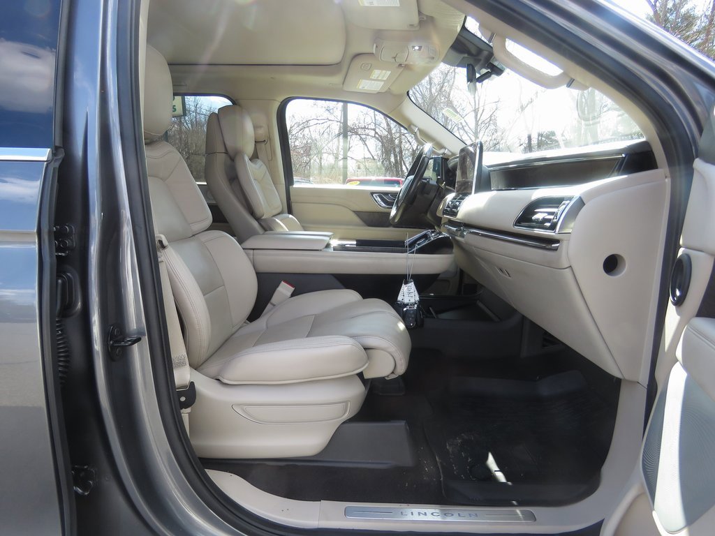 Used 2021 Lincoln Navigator Reserve w/ Luxury Package image 14