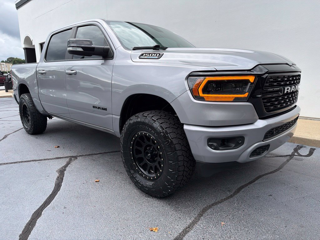 Used 2022 RAM 1500 Big Horn AWD/4WD image 3