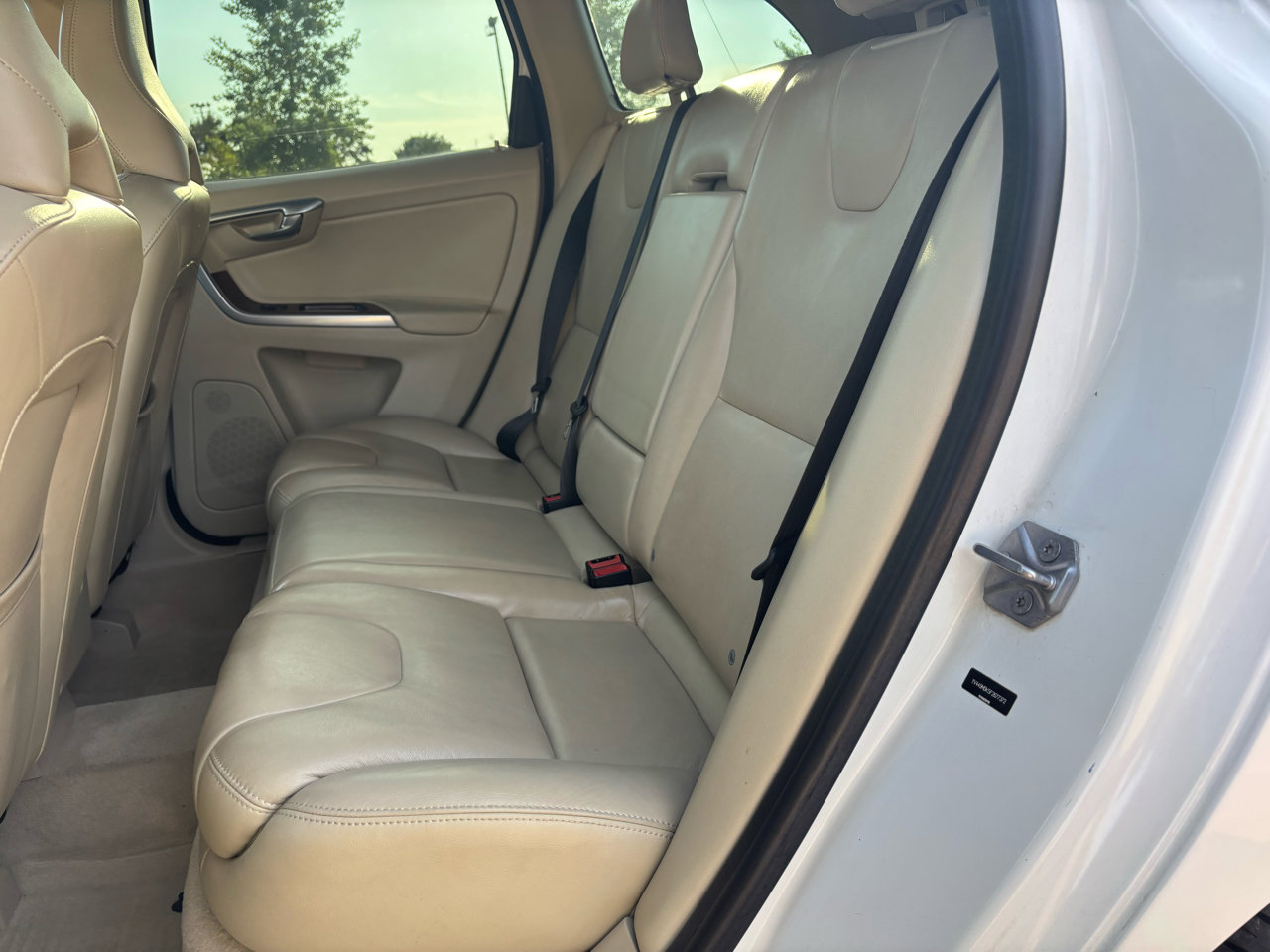 Used 2015 Volvo XC60 T6 w/ Proximity Package image 7