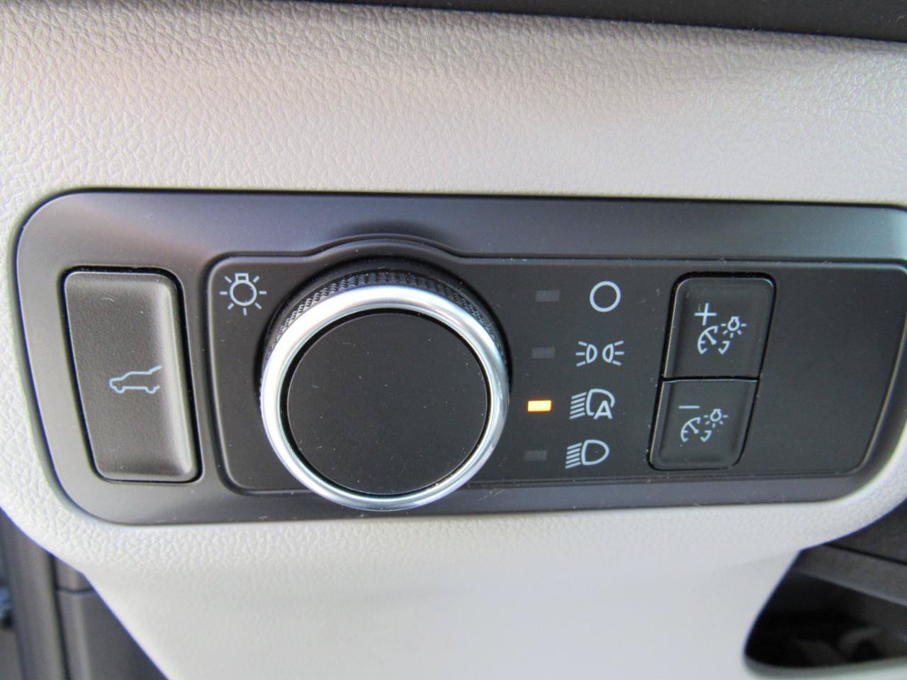 Used 2023 Ford Escape Active w/ Tech Pack #1 AWD/4WD image 11