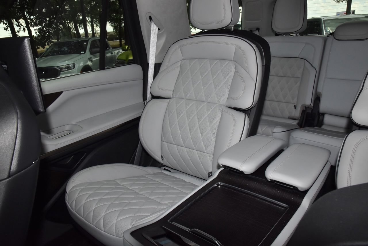 New 2026 Lincoln Navigator Black Label AWD/4WD image 22