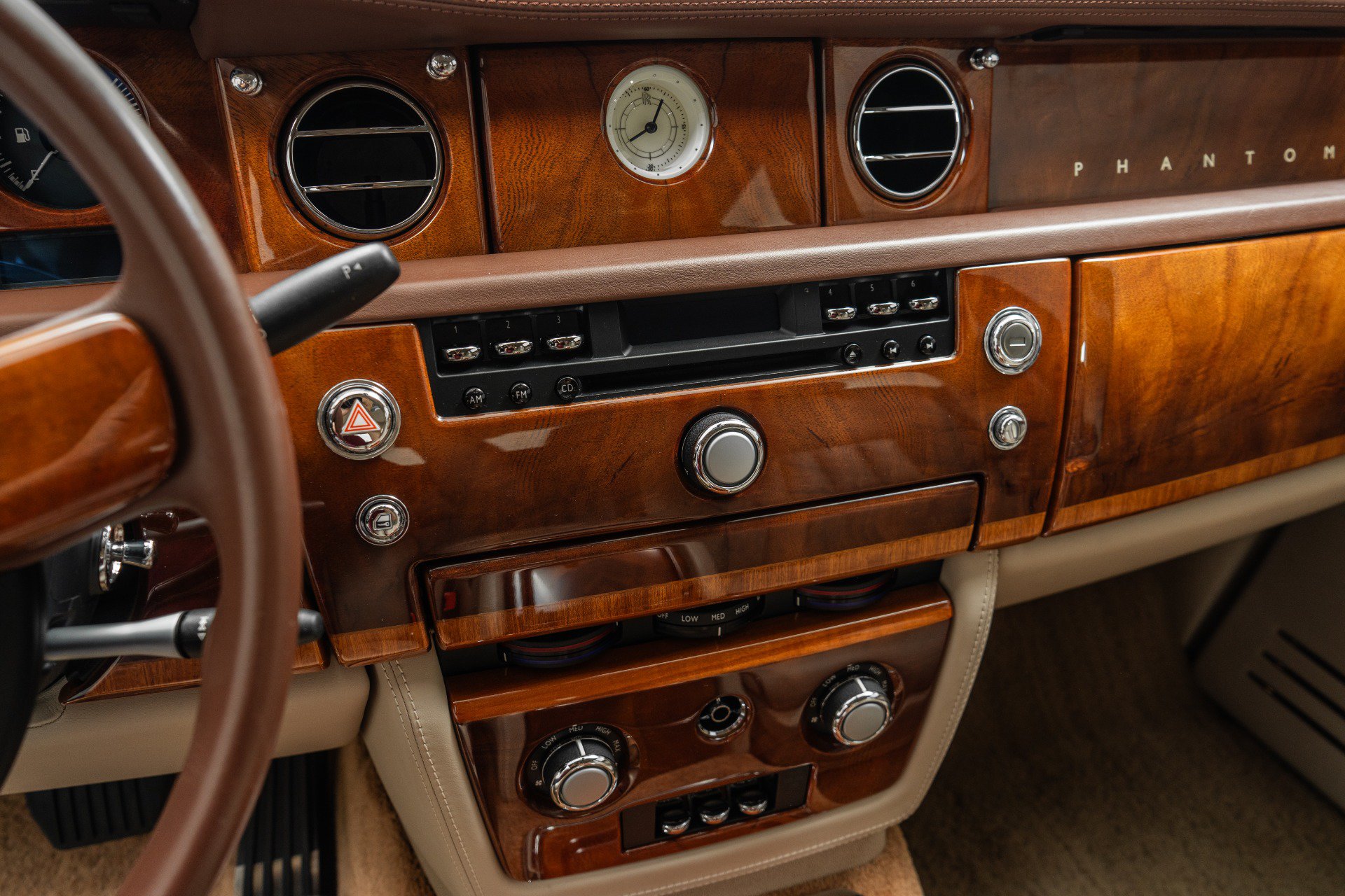 Used 2007 Rolls-Royce Phantom Sedan RWD image 32