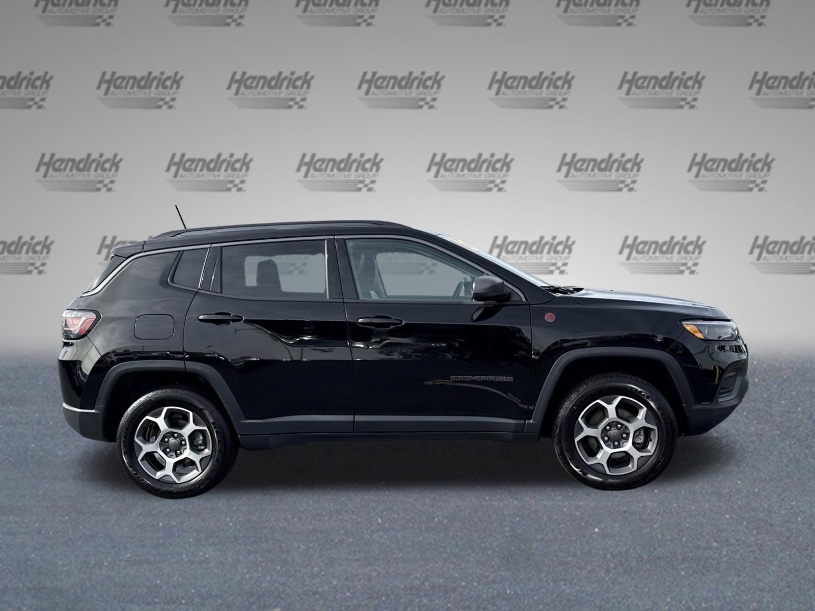 Used 2022 Jeep Compass Trailhawk w/ Trailhawk Elite Group image 10