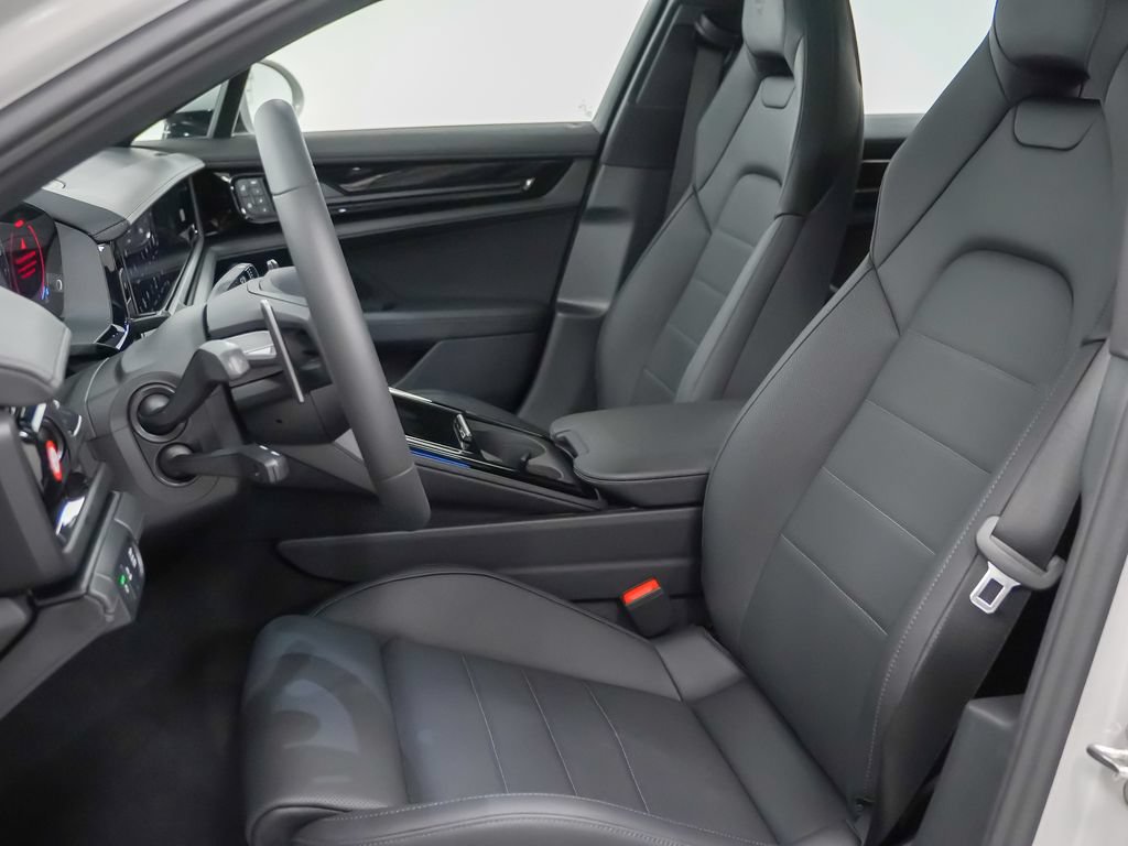 Certified 2025 Porsche Panamera 4 AWD/4WD image 5