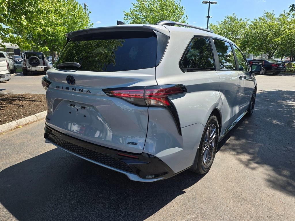 Certified 2025 Toyota Sienna XSE w/ XSE Plus Package AWD/4WD image 7