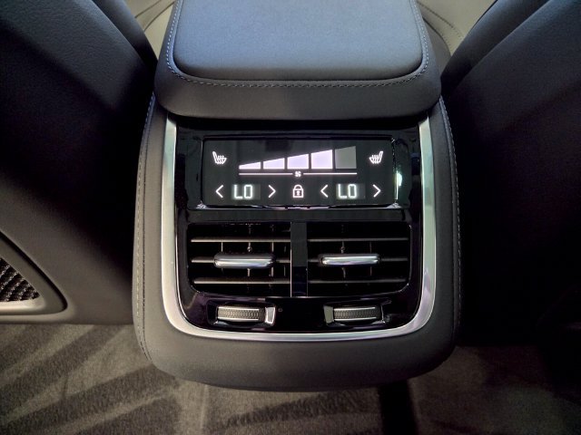 New 2026 Volvo XC90 B5 Core AWD/4WD image 15