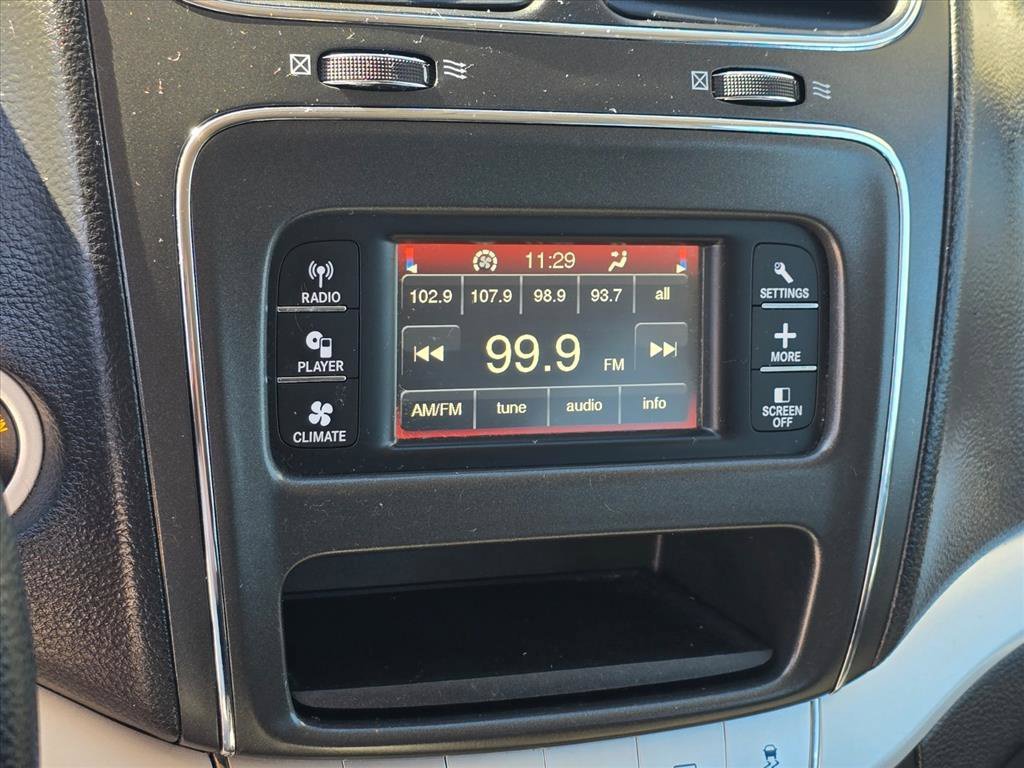 Used 2019 Dodge Journey SE FWD image 9
