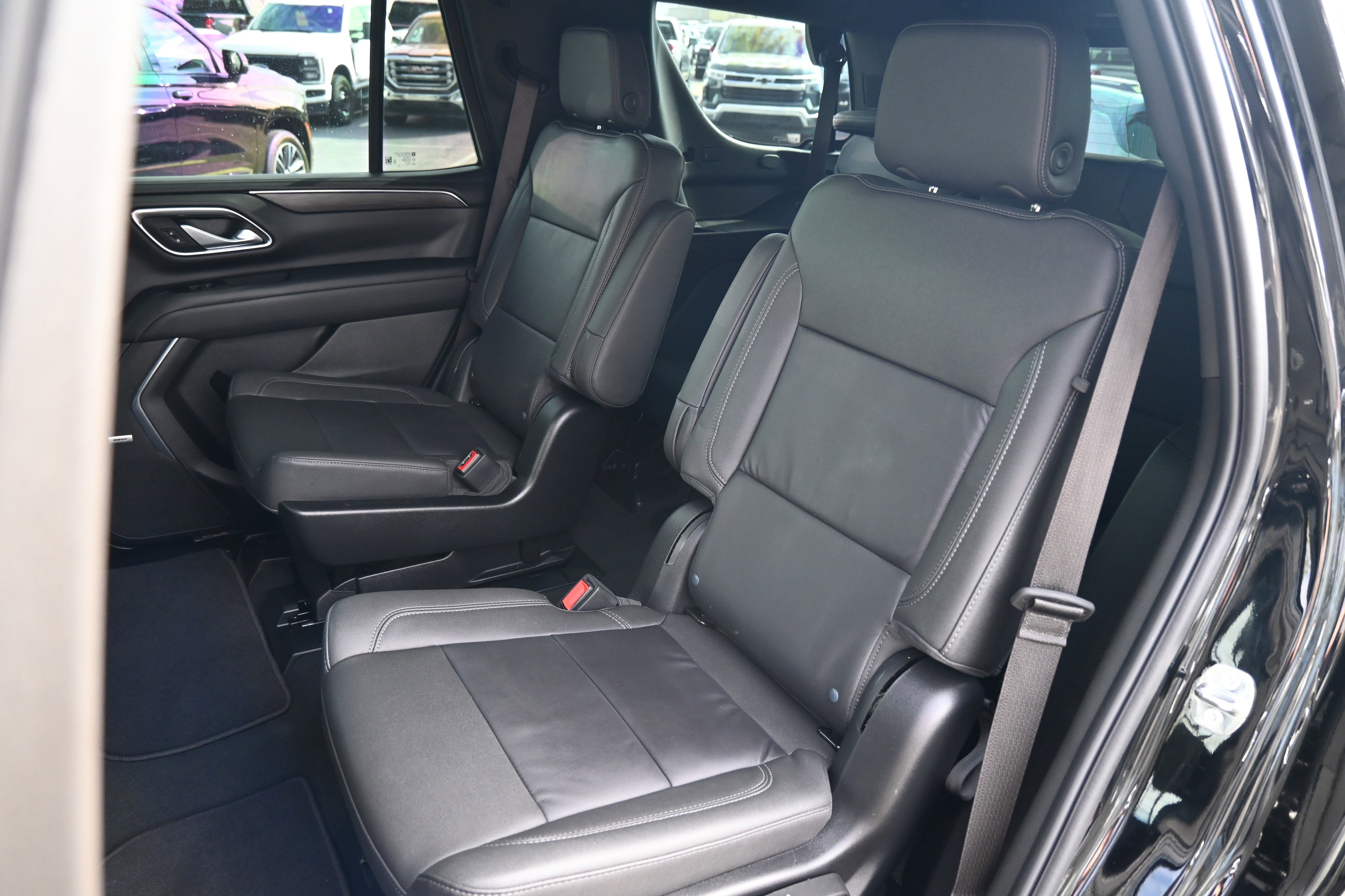 Used 2024 Chevrolet Tahoe Z71 w/ Luxury Package image 10