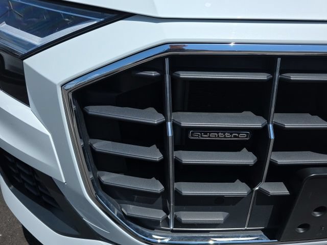 Used 2022 Audi Q8 Premium AWD/4WD image 3