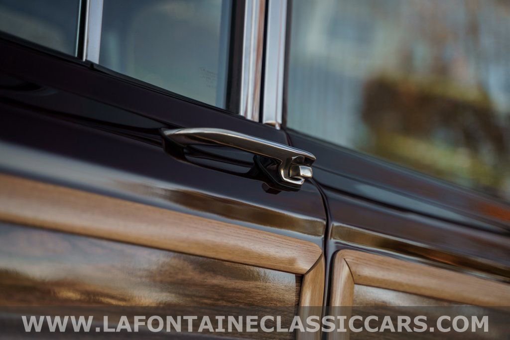 Used 1991 Jeep Grand Wagoneer image 25