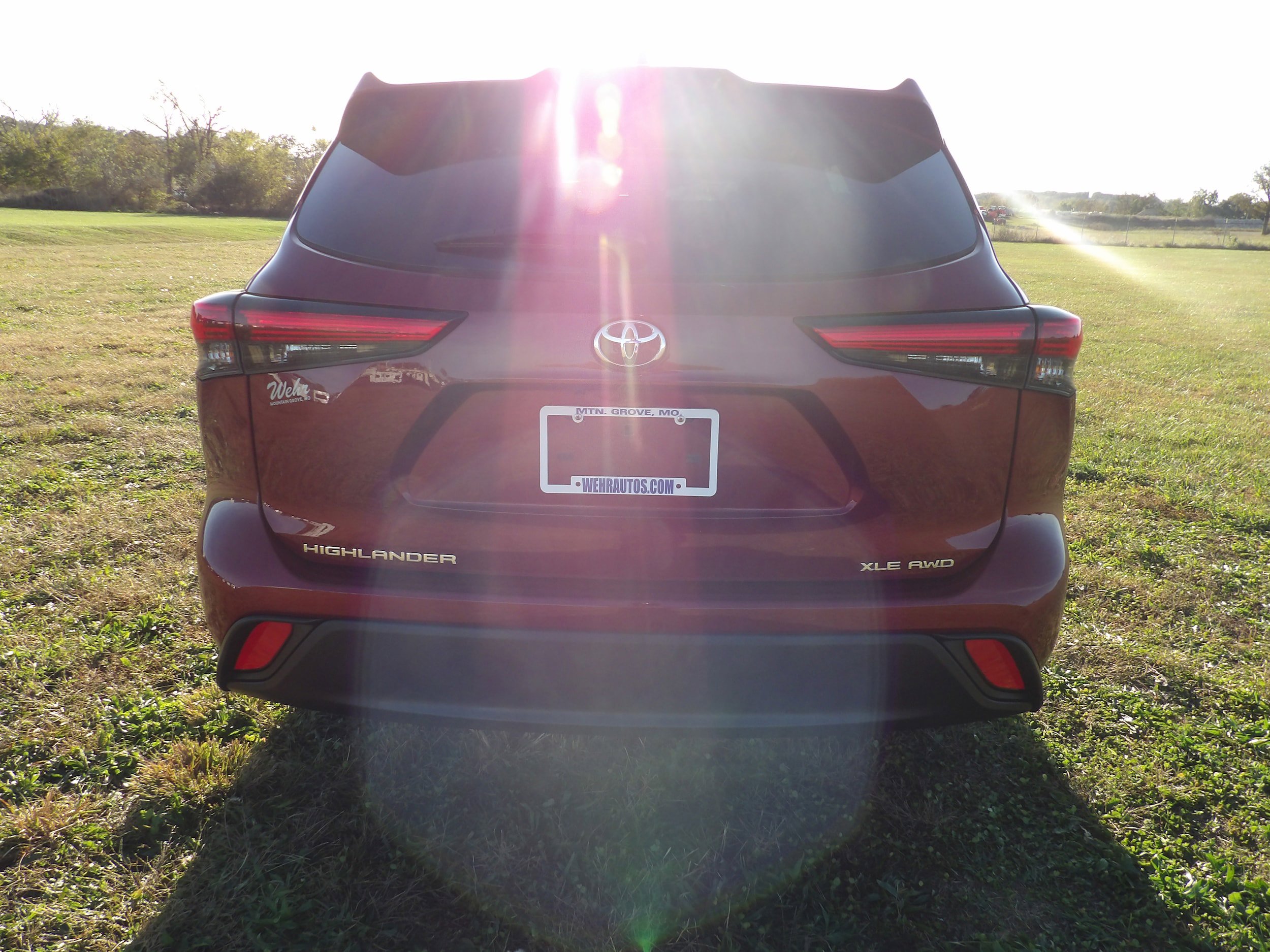 Used 2023 Toyota Highlander XLE AWD/4WD image 8