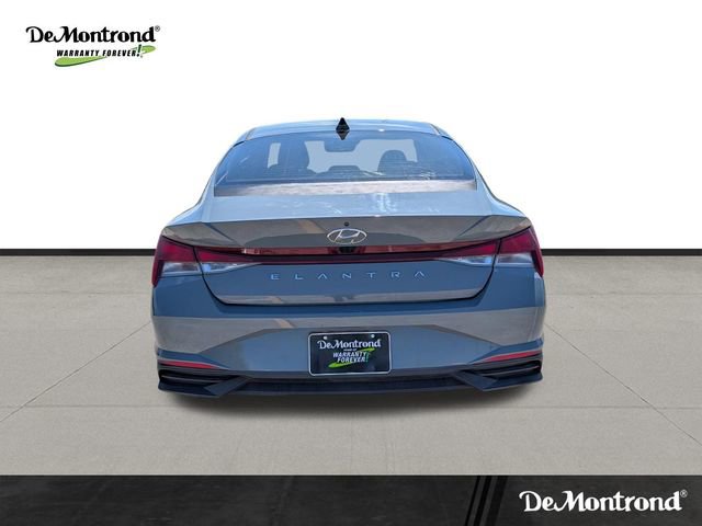 Used 2022 Hyundai Elantra SEL w/ Preferred Accessory Package FWD image 6