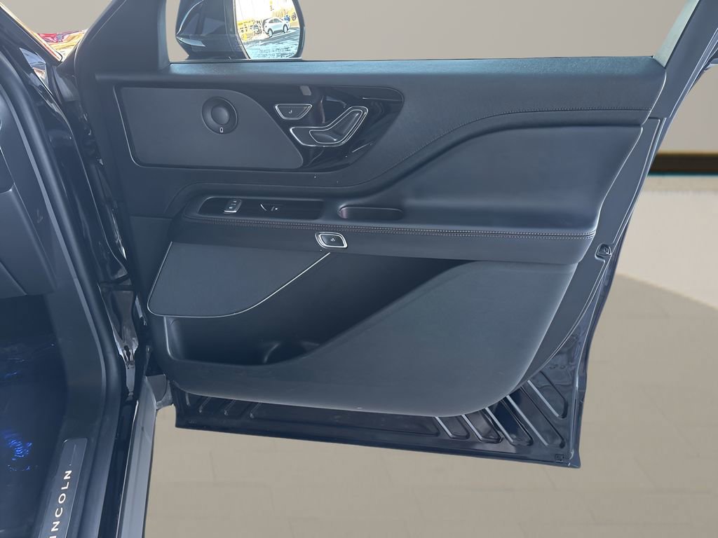 Used 2024 Lincoln Aviator Reserve image 38