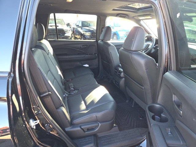 Used 2025 Honda Passport EX-L image 16