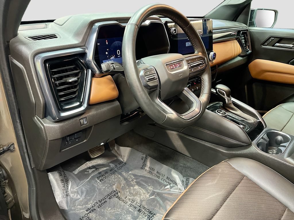 Used 2023 GMC Canyon AT4 w/ AT4 Premium Package AWD/4WD image 9